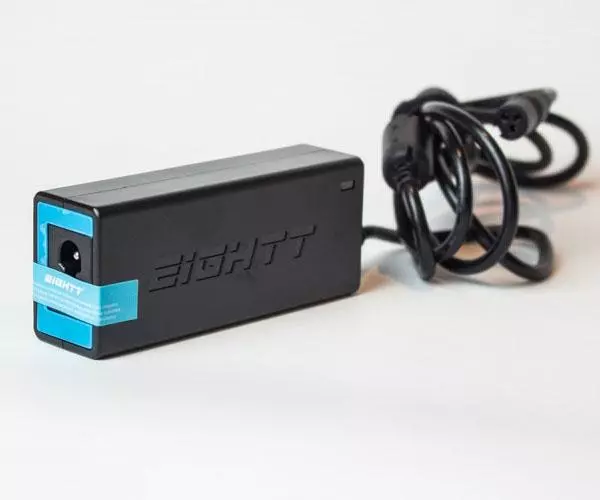 Cargador para port&aacute;til universal autom&aacute;tico 45w / 8 conectores / EC45V2 / Eightt