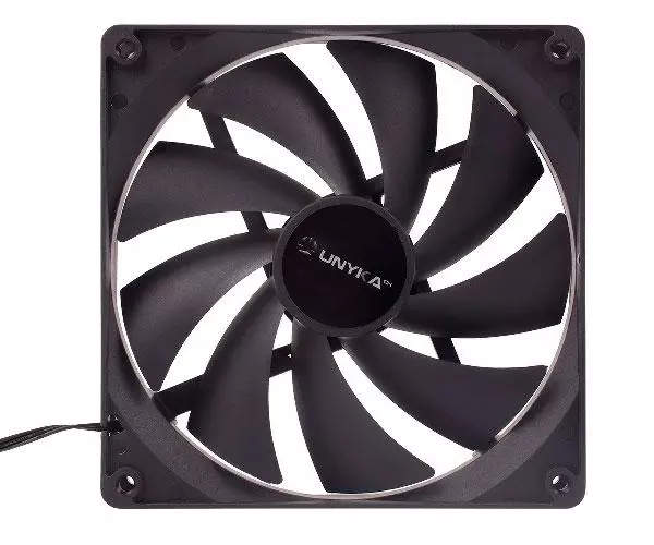 Ventilador interno Unykach140mm (14x14cm) / 9 Aspas / 3 Pines / Negro 51790